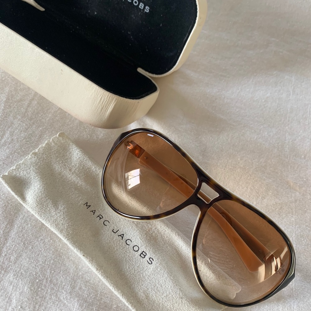 🤍Marc Jacobs Sunglasses🤎